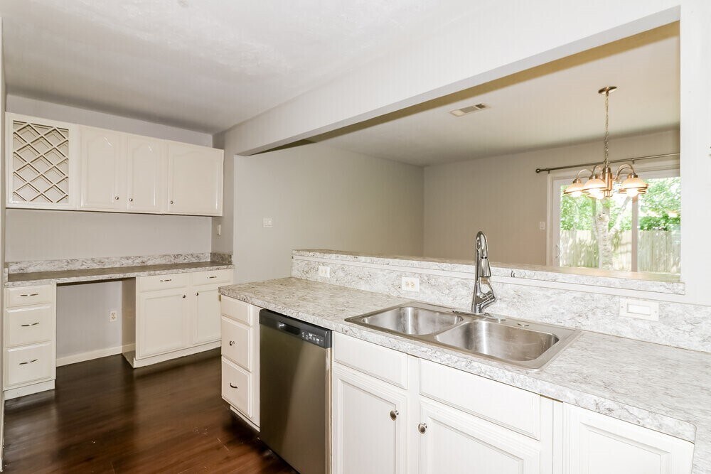 Photo - 11611 Duane St