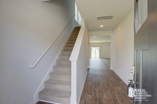 Photo - 113 Hillsford Ln