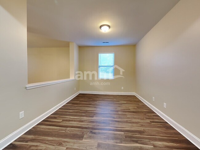 Photo - 306 Duck Pond Ln