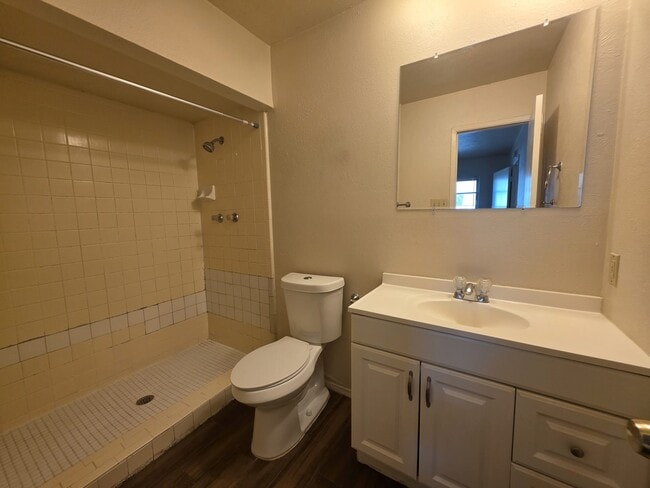 Photo - 22735 Millgate Dr