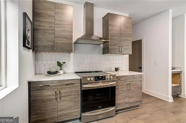 Photo - 1436 Walker Pl SE