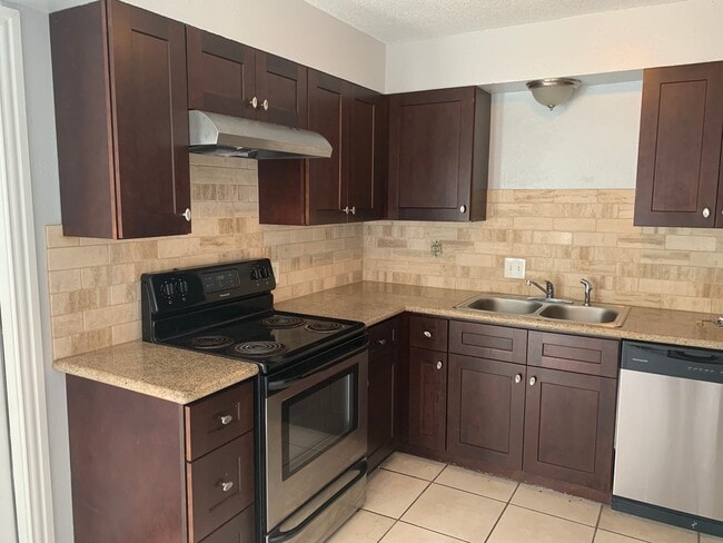 Photo - 1920 W Sanford St Unit A