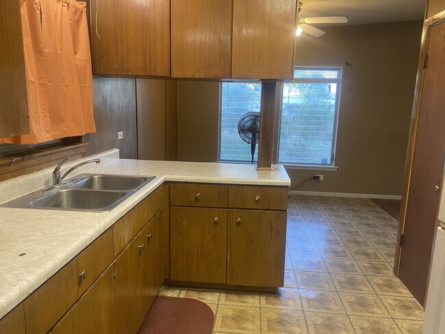 Photo - 327 Sharon Dr