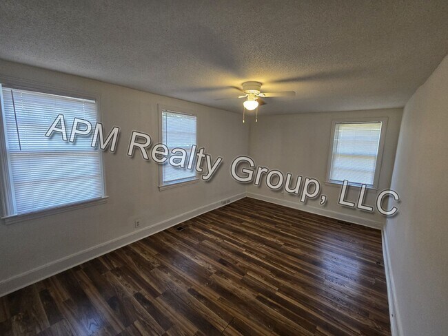 Photo - 4 Bedroom All Brick House