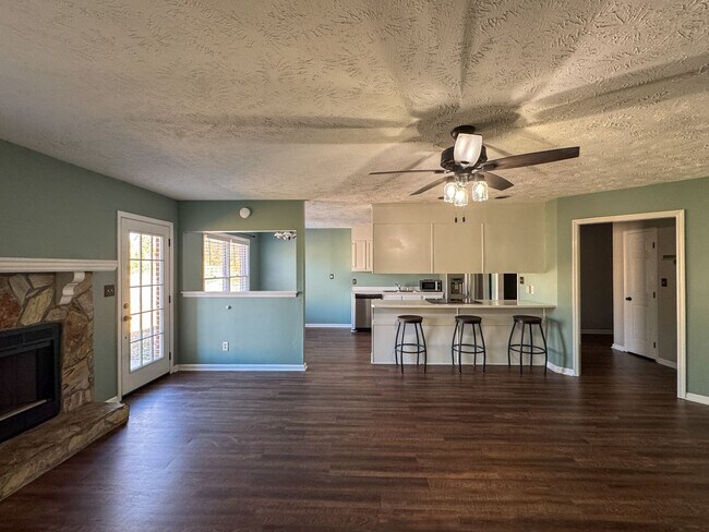 Photo - Charming 3 Bed 2 Bath Home with Fenced Backyard