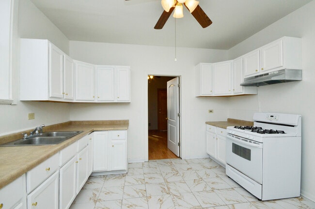 Photo - 1154 W 17th St Unidad 1