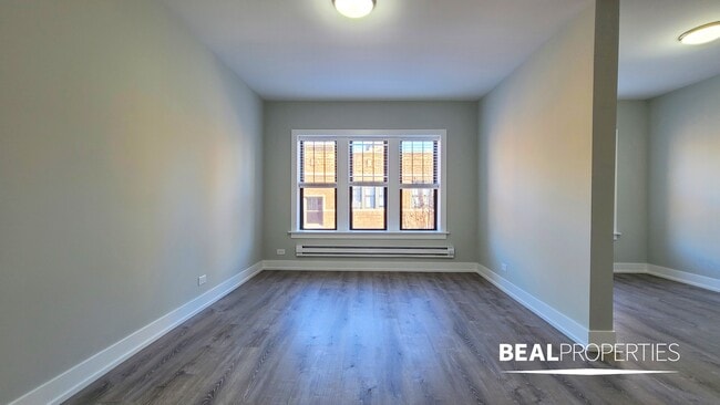 Photo - 622 W Cornelia Ave Unit 1