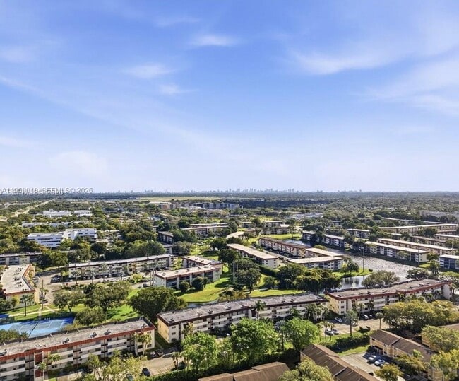 Photo - 300 S Hollybrook Dr Unit 203