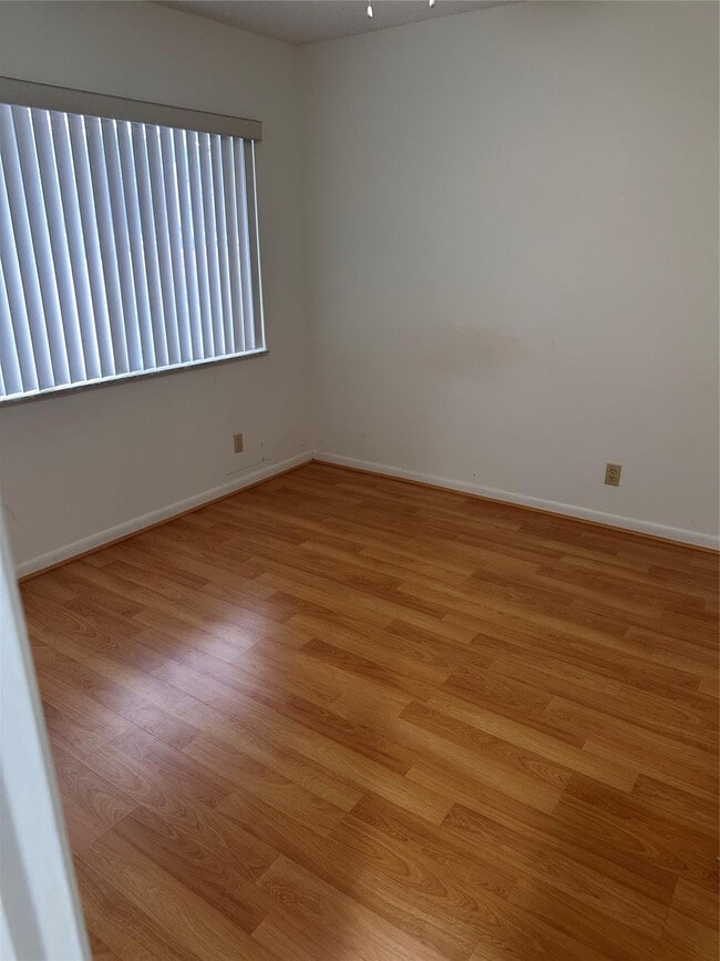 Photo - 7281 Amberly Ln Unidad 109