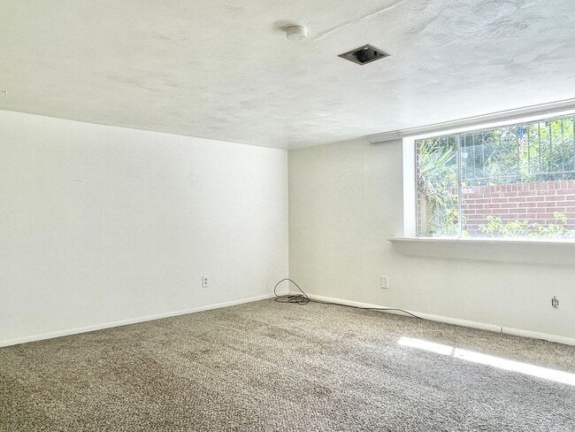 Photo - 100 W. Unit 303 N.