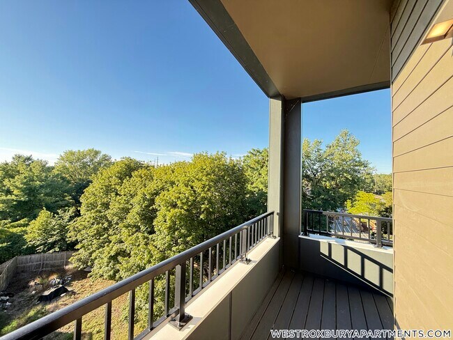 199 Gardner St Unit 413