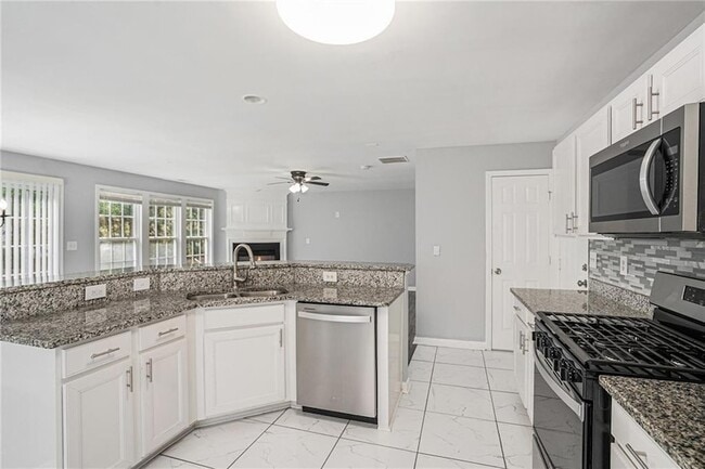 Photo - 3289 Saville St SW