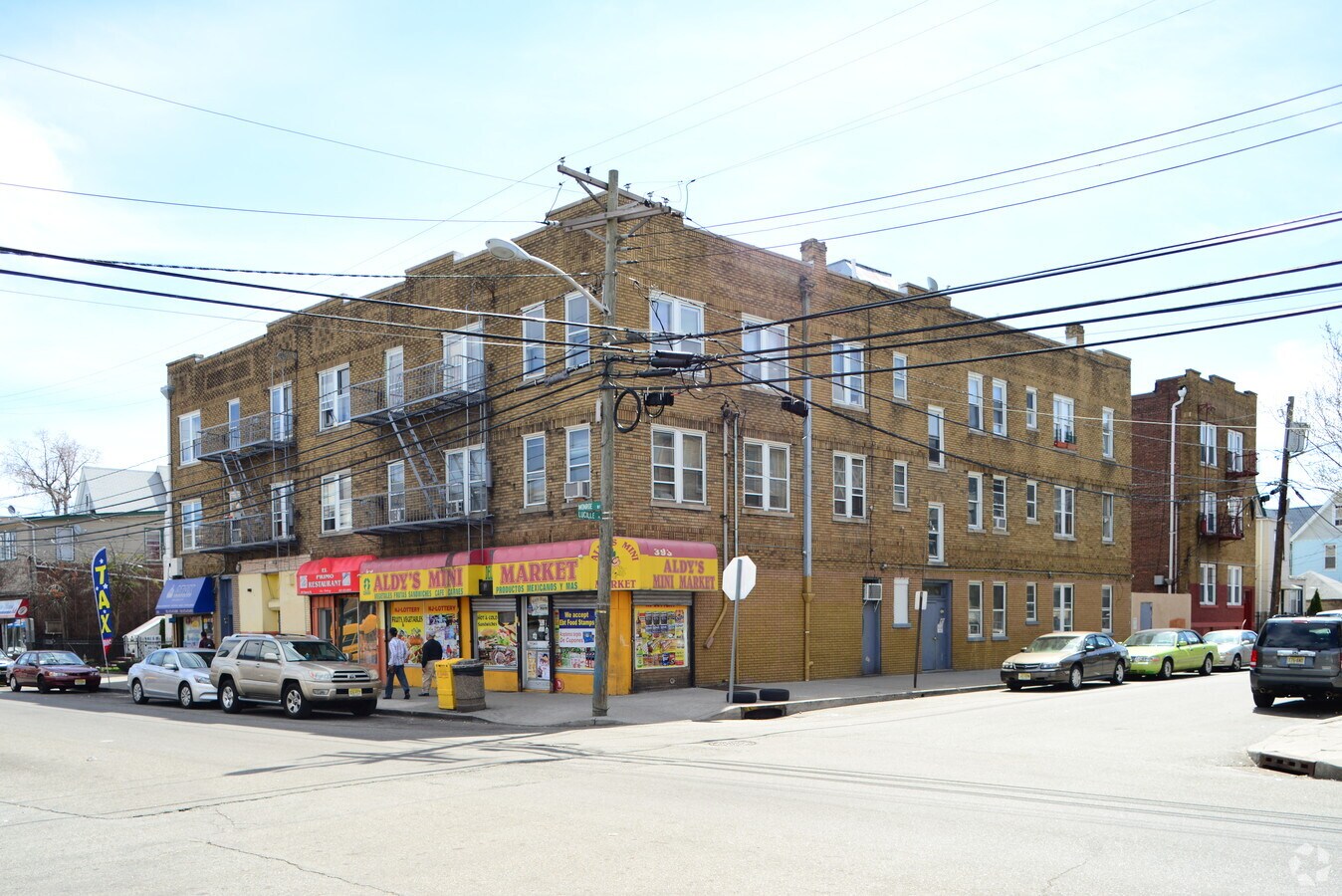 Photo - 393-395 Monroe St