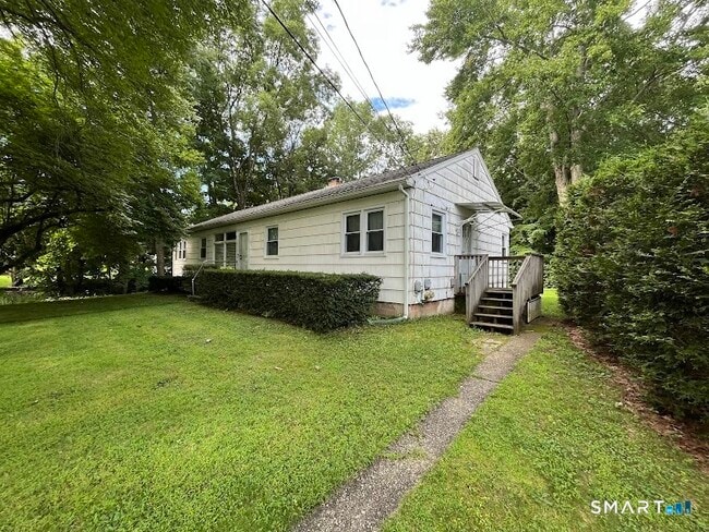 Building Photo - 48 White Oak Rd Unit B