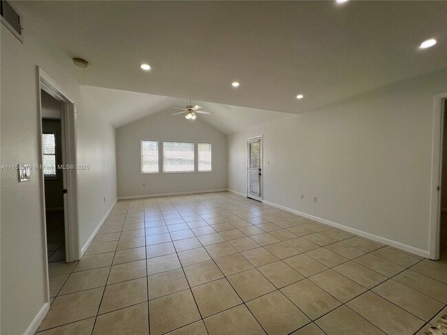 Photo - 15591 SW 105th Terrace Unidad 522