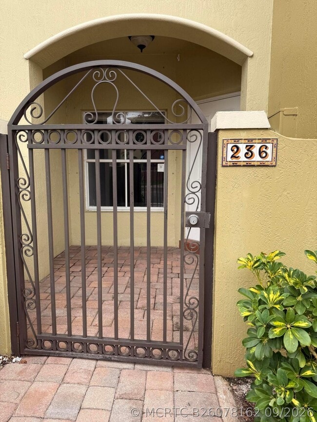 236 Lake Monterey Cir