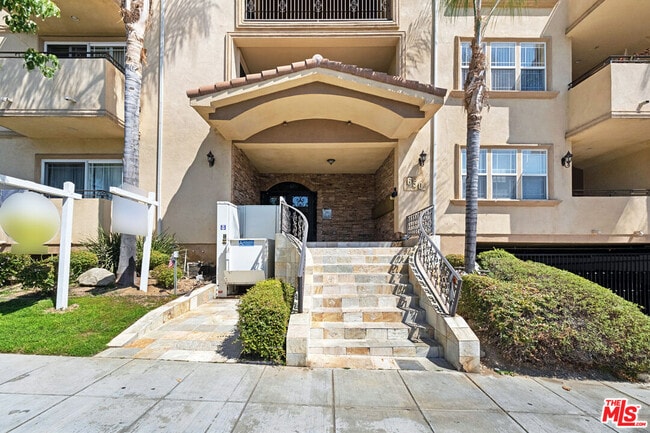Photo - 650 E Palm Ave Unidad 302
