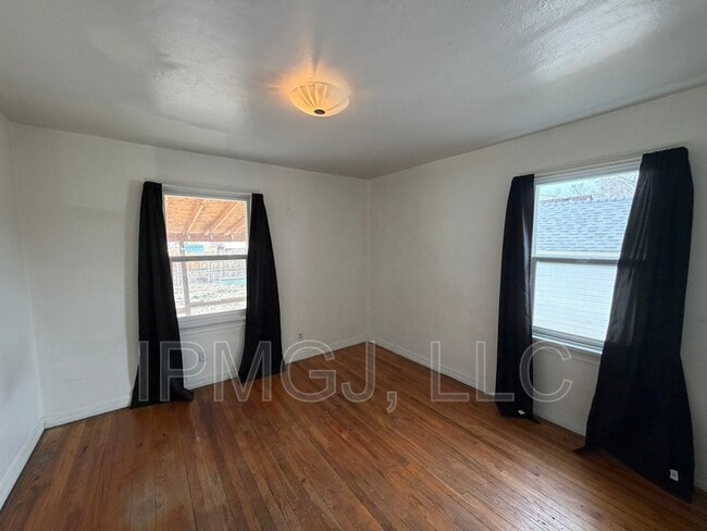 Photo - 621 N 2nd St