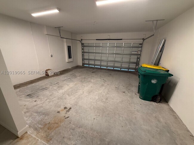 Photo - 4957 Oakmont Dr