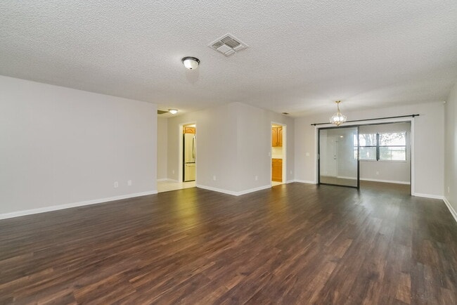 Photo - 104 Lake Daisy Terrace