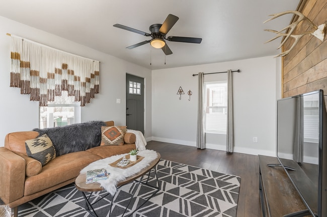 Photo - 313 W San Miguel St