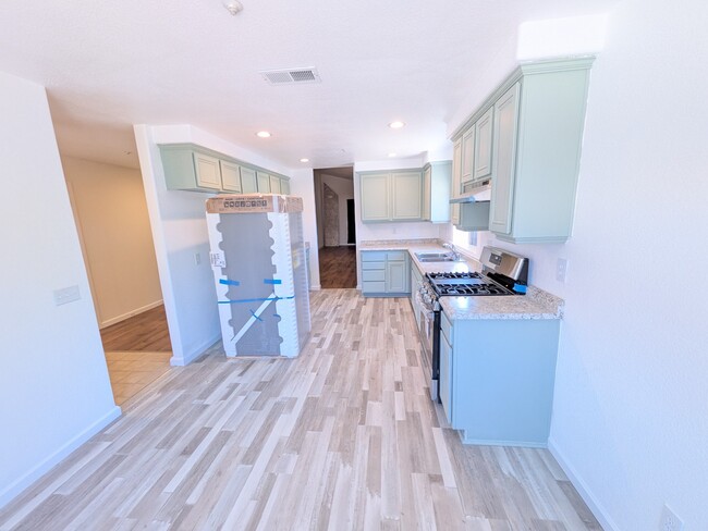 585 Hildale Cir