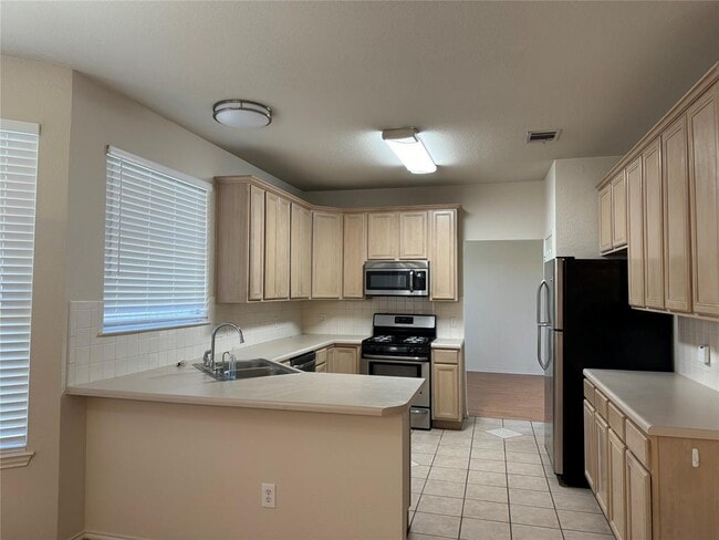 Photo - 414 Darkwoods Dr