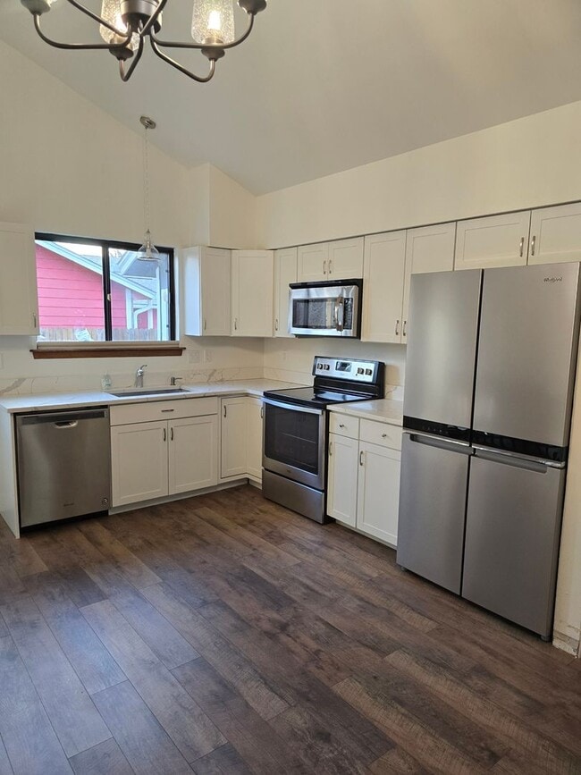 Photo - 443 Lincoln Cir