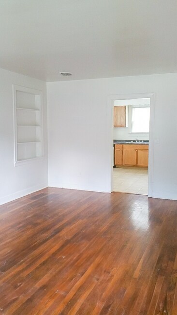 Photo - 2410 Grant St