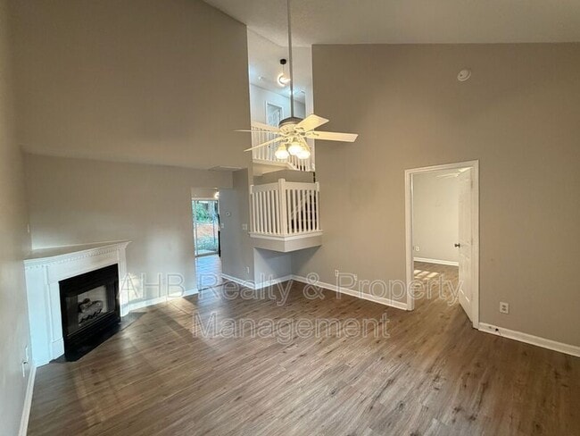 Photo - 1047 Oak Blossom Way