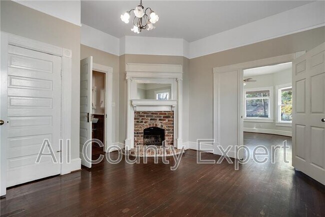 Photo - 438 Cherokee Ave SE Unit Apt 1