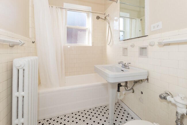 Vintage Charm - 1135-37 Maple Ave.