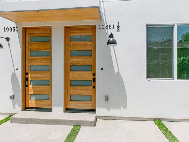 Photo - 10851 Otsego St Unidad 1