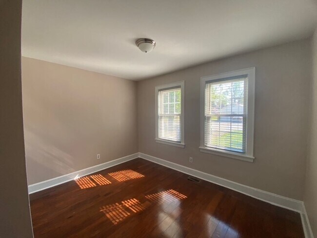 Photo - 715-717 Sims Ave Unidad 715