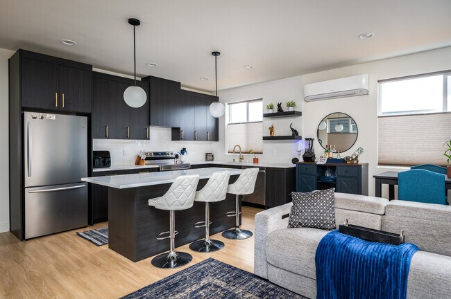 Photo - 1224 W 24th St Unidad 1