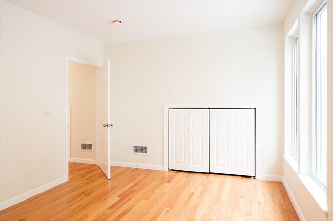 Photo - 171 Everett St Unit 2