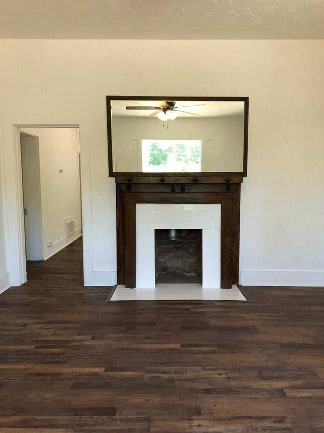 Building Photo - 205 N Mesa Verde Ave Rental