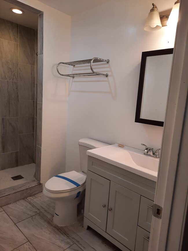 Upstairs bathroom 1