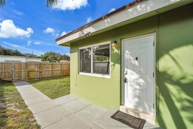 Photo - 513 SW 15th St Unit B