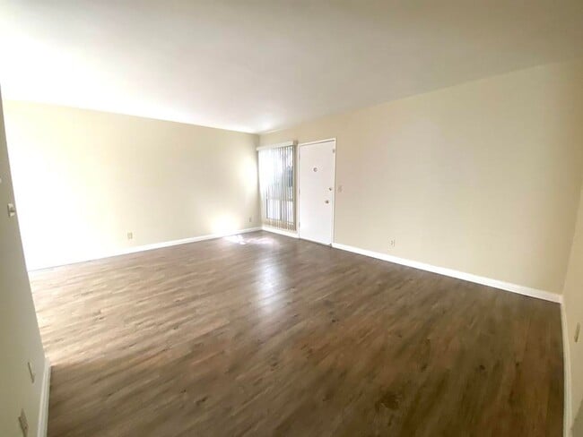 615 E Providencia Ave
