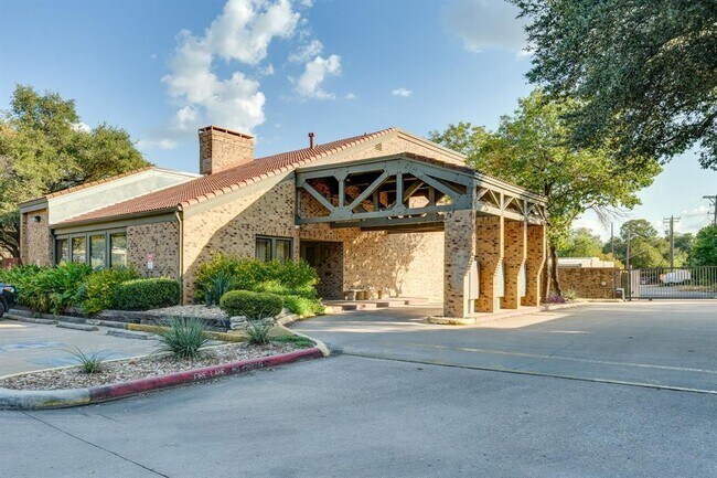 Photo - 8888 Tallwood Dr Unit 2102