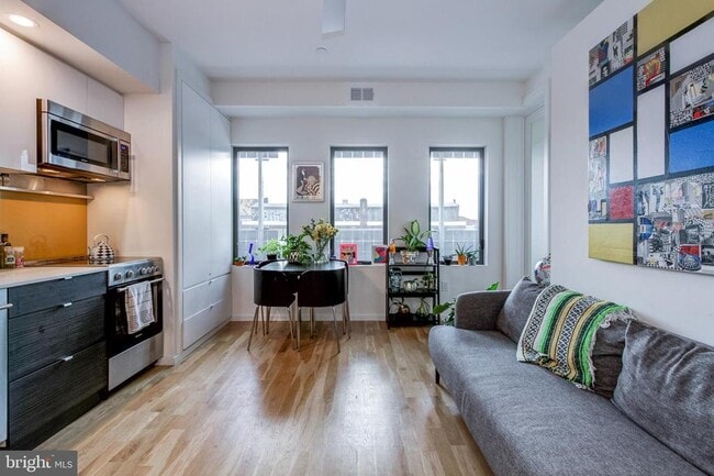 Photo - 1942 N Front St Unit 206