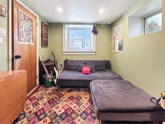 Photo - 64 Goodenough St Unidad G