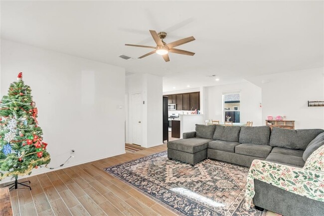 Photo - 308 Singing Dove Wy