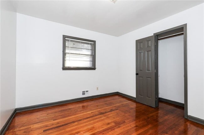 Photo - 1678 Bagpipe Pl