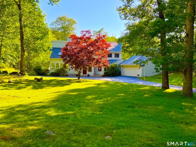 Building Photo - 40 Greenfield Dr
