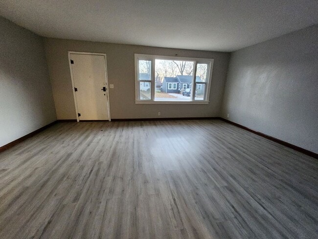 Photo - Spacious 3-Bedroom, 1-Bathroom Home AVAILABLE NOW!!