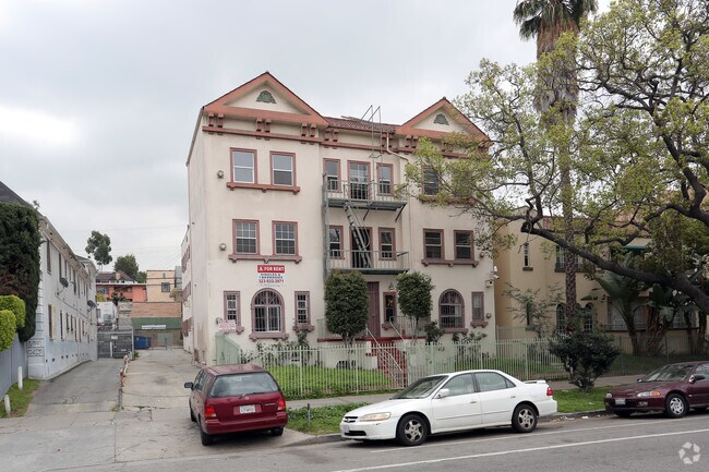 Photo - 434 S Rampart Blvd Apartments