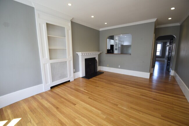 1402 Beacon St Unit 3