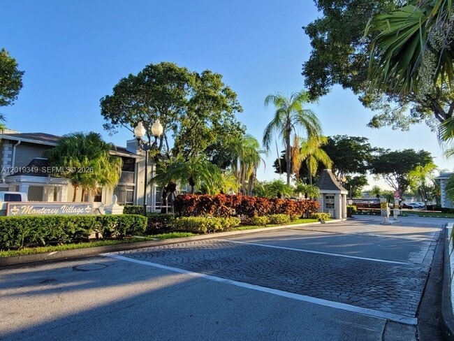 Photo - 426 NE 210th Cir Terrace Unidad 106-2